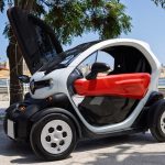 シニア向け電気自動車、ついに発売