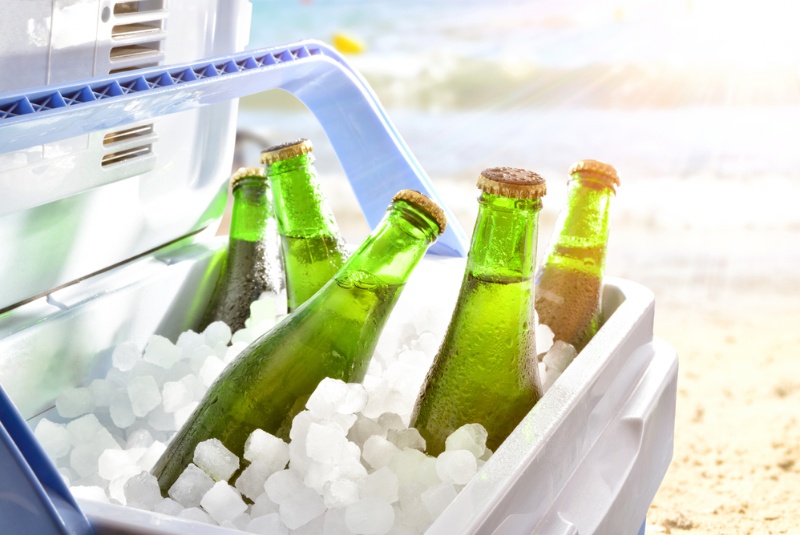 Outdoor Coolers That Keep Drinks Icy