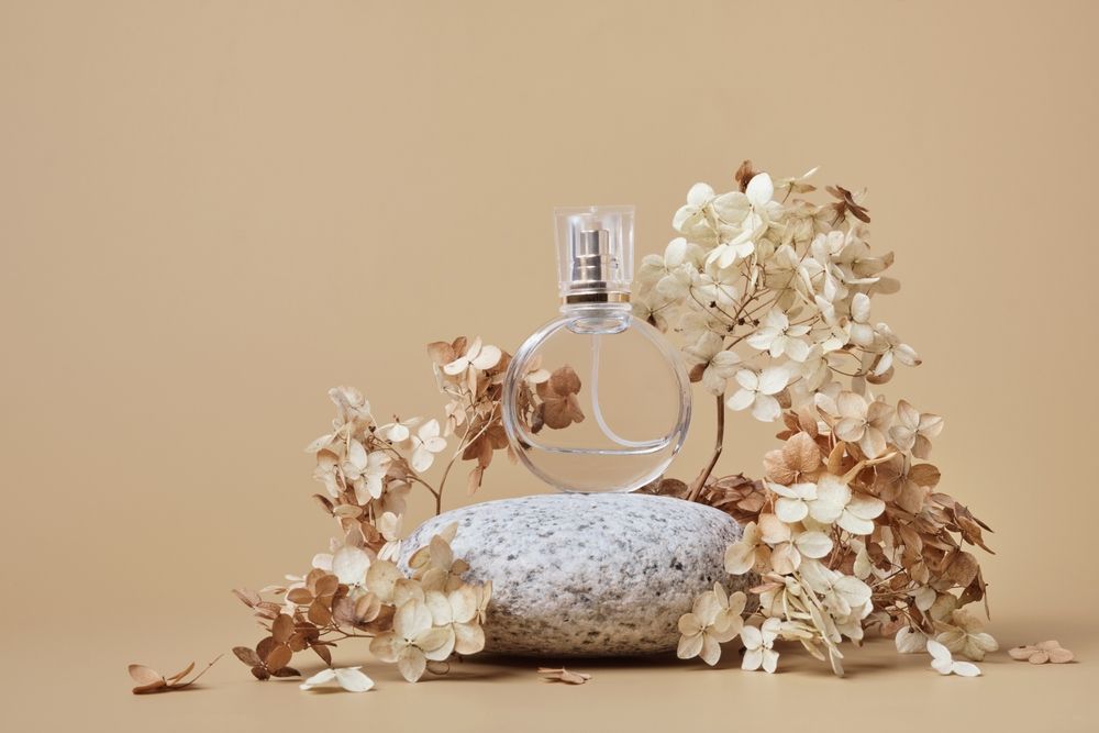 Pros and Cons of Luxury Perfumes and Fragrances