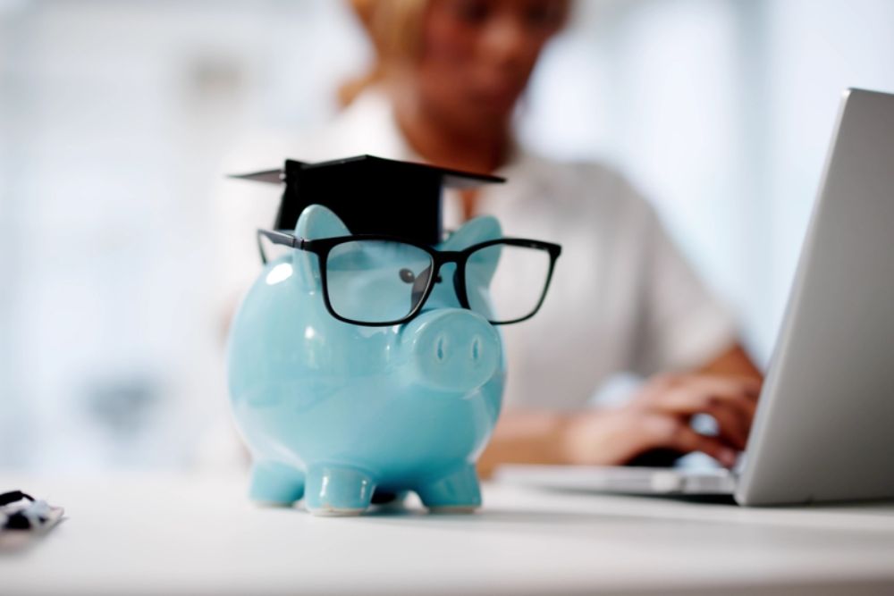 How to Save Money on College Tuition and Educational Expenses